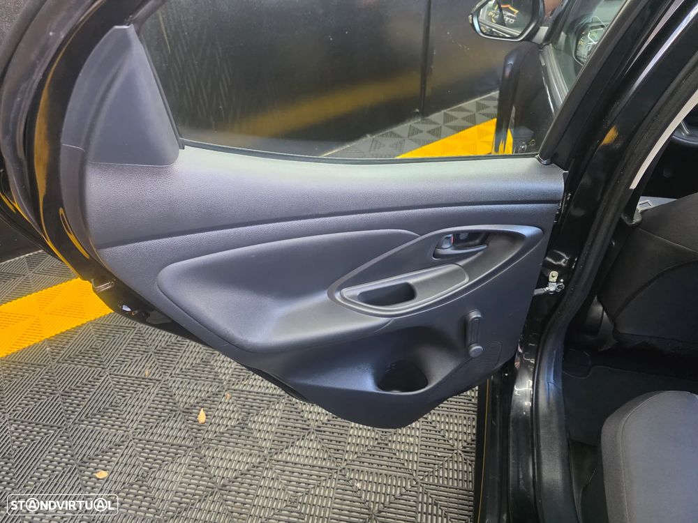 Toyota Yaris 1.5 HDF Exclusive - 34
