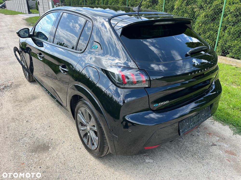 Peugeot 208 - 4