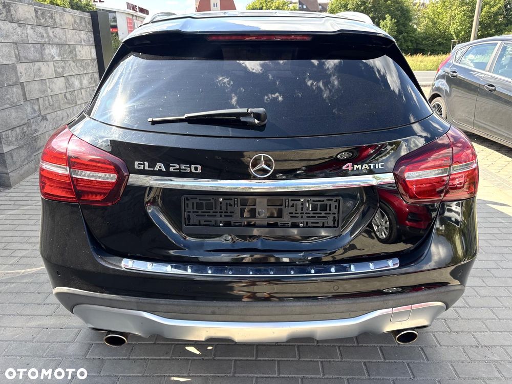 Mercedes-Benz GLA 250 4-Matic - 6
