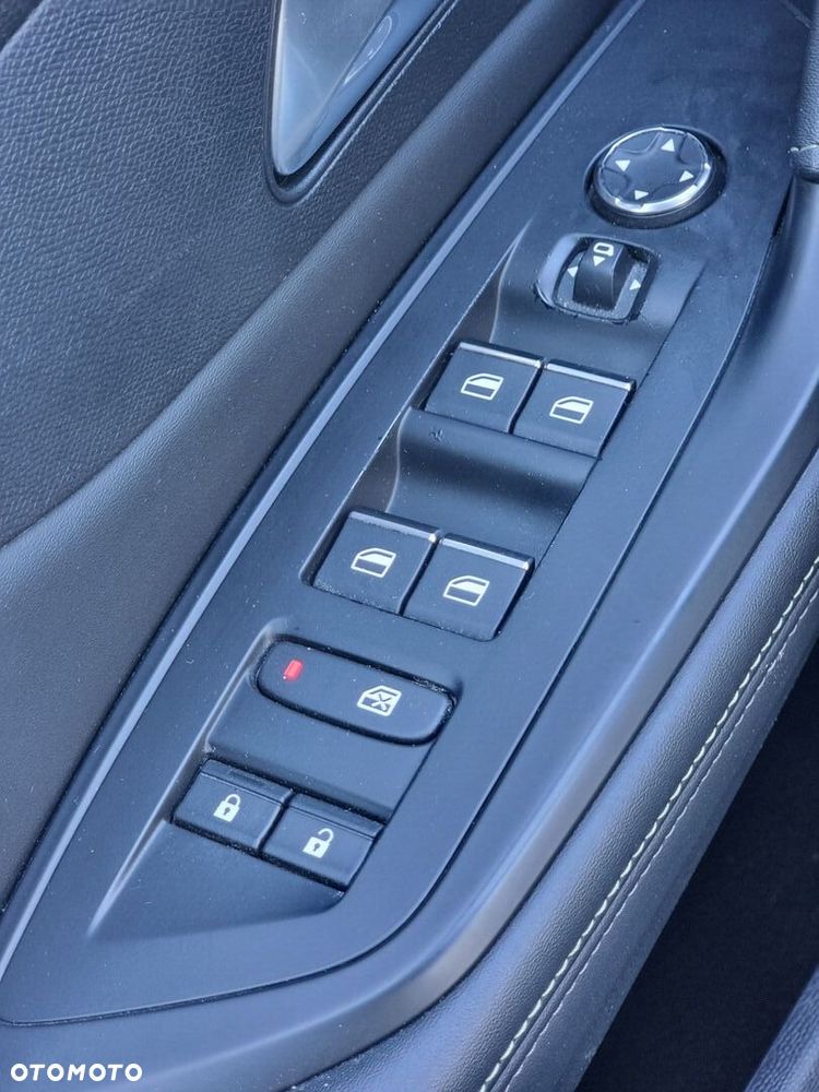 Peugeot 408 - 36
