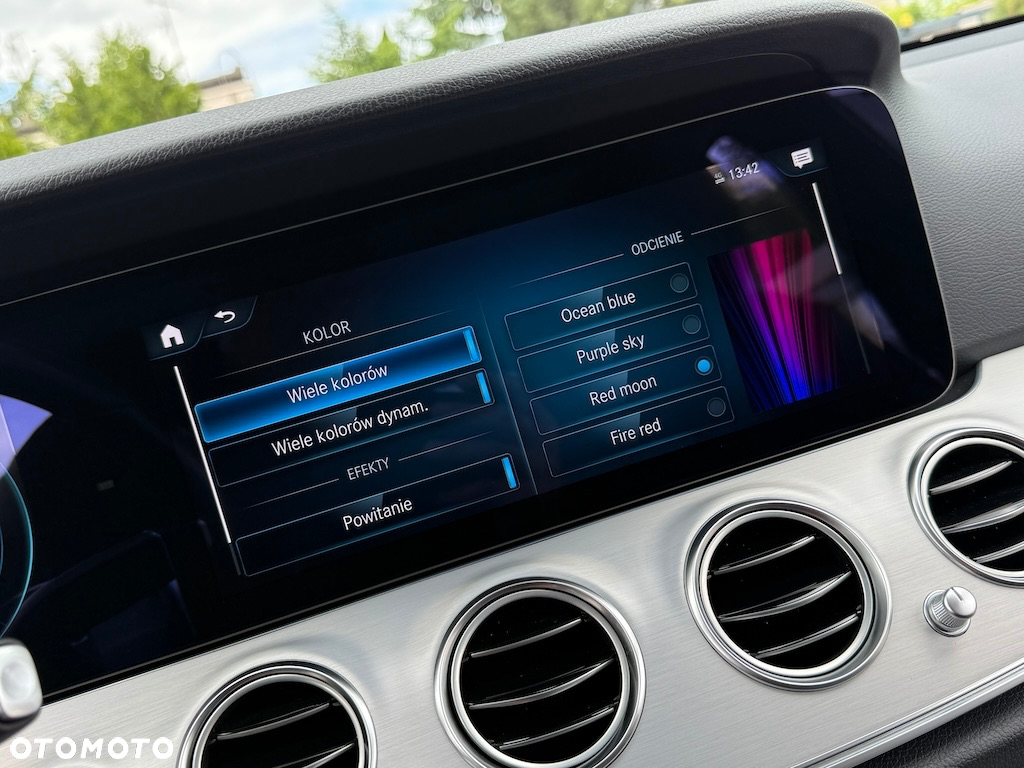 Mercedes-Benz Klasa E 300 de Business Edition - 28