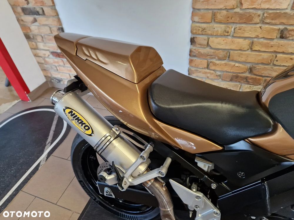 Suzuki SV - 28