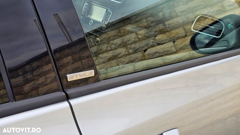 Volkswagen Golf 1.4 TSI DSG Style - 25