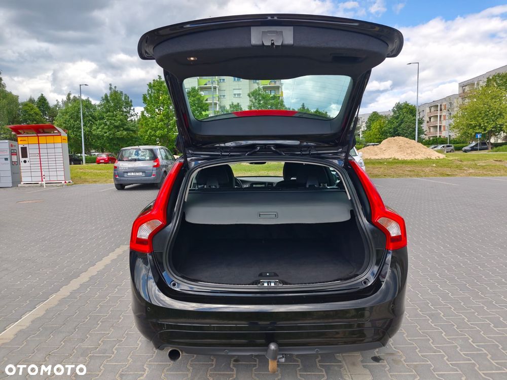 Volvo V60 D3 Drive-E Dynamic Edition (Momentum) - 8