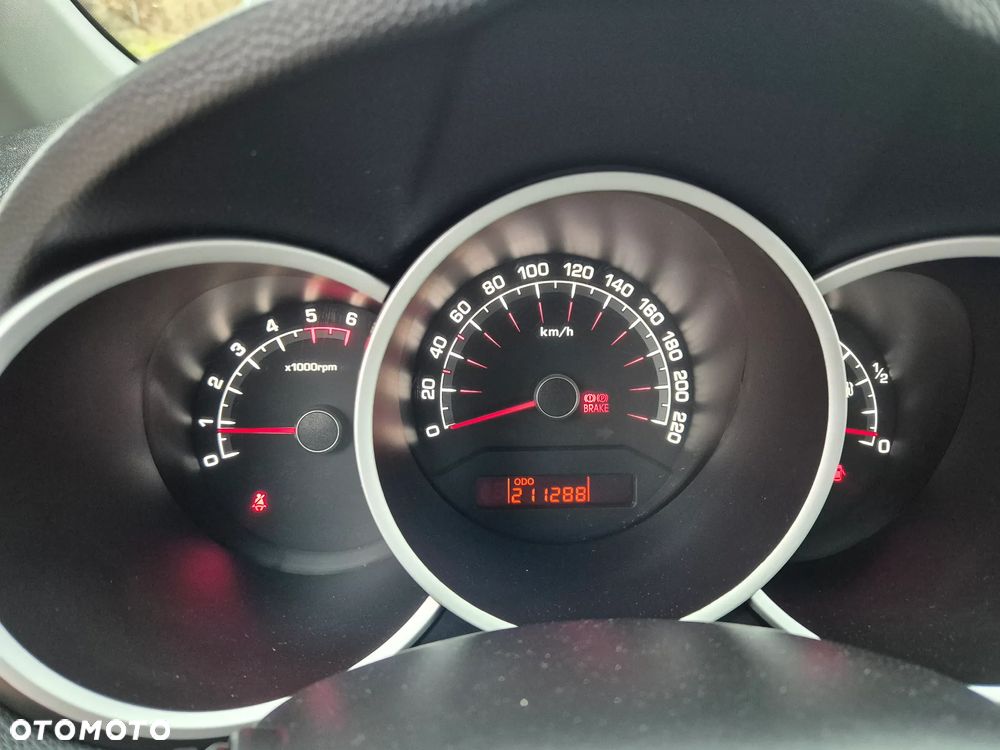 Kia Venga 1.4 CRDi 90 Edition 7 - 34