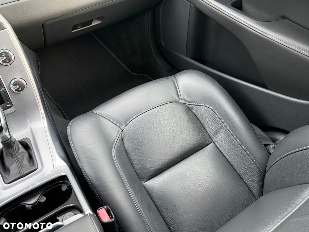 Volvo V70 D5 Geartronic Momentum - 22
