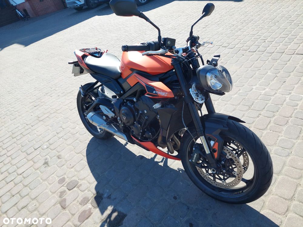 Triumph Street Triple - 7