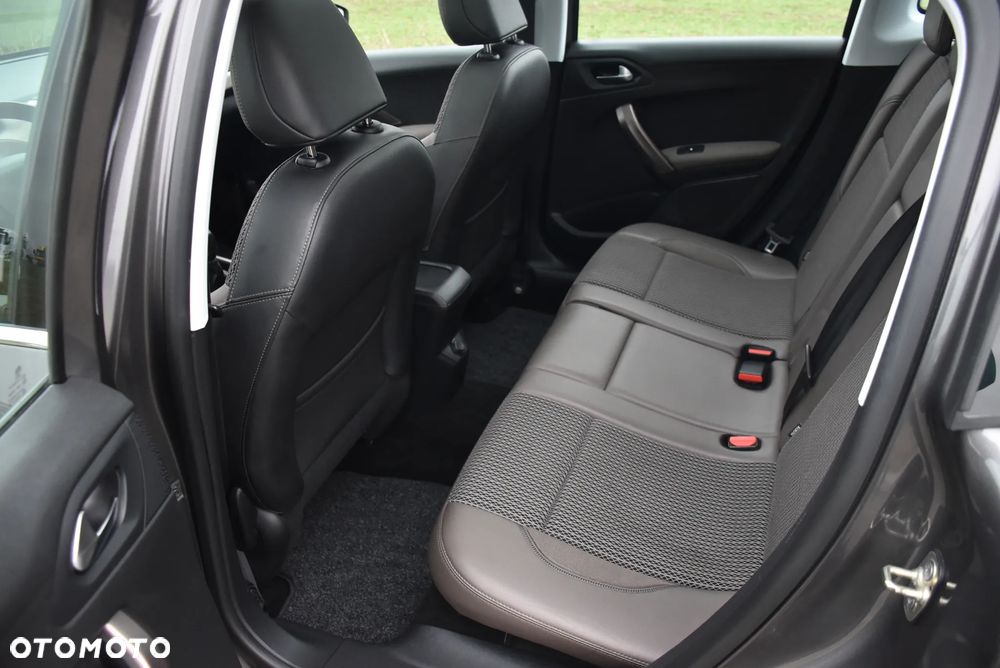 Peugeot 2008 e-HDi FAP 92 STOP & START Allure - 23