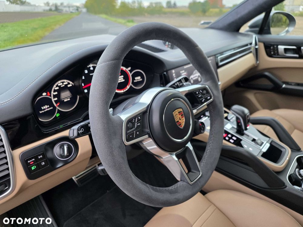Porsche Cayenne - 8