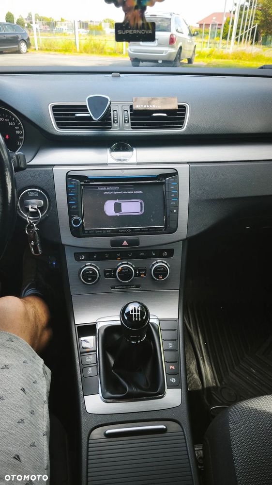 Volkswagen Passat 2.0 TDI DPF BlueMotion Technology Trendline - 8