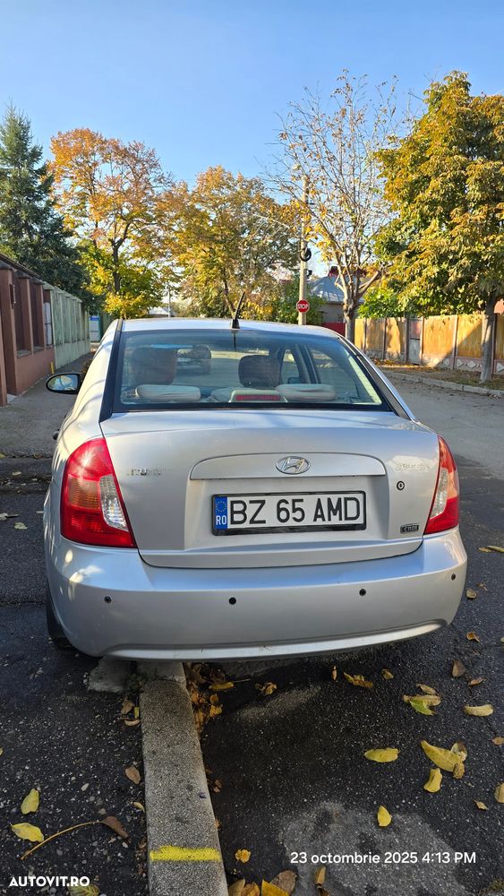 Hyundai Accent MC 1.5 CRDI 4DR GL COMFORT - 2