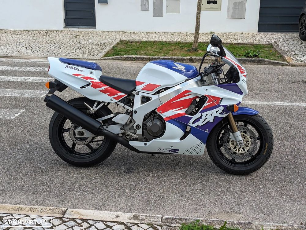 Honda CBR 900RR SC28 - 4