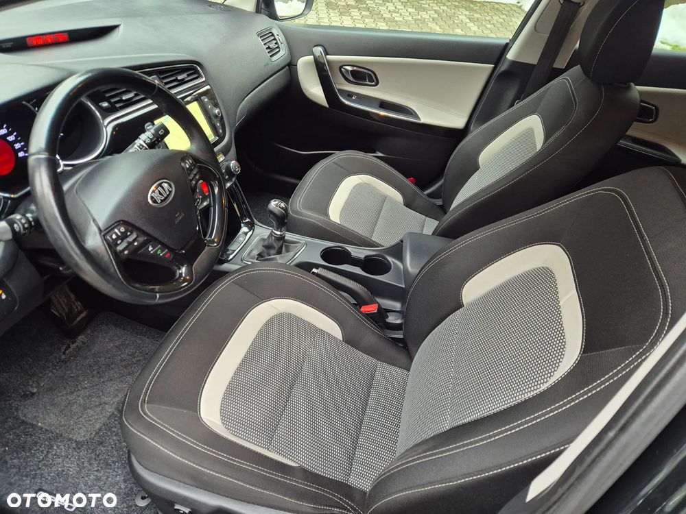 Kia Ceed 1.6 GDI ISG Platinum Edition - 9