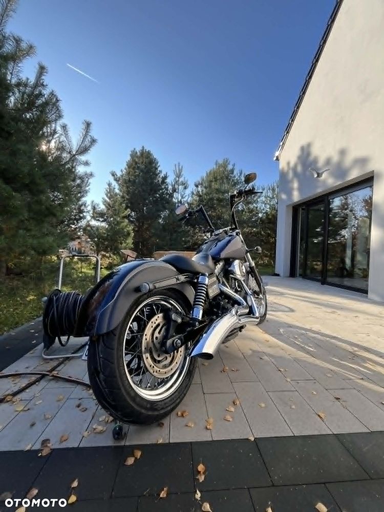 Harley-Davidson Dyna Street Bob - 16