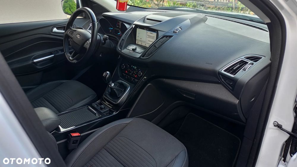 Ford Kuga 2.0 TDCi 4x4 Titanium - 16