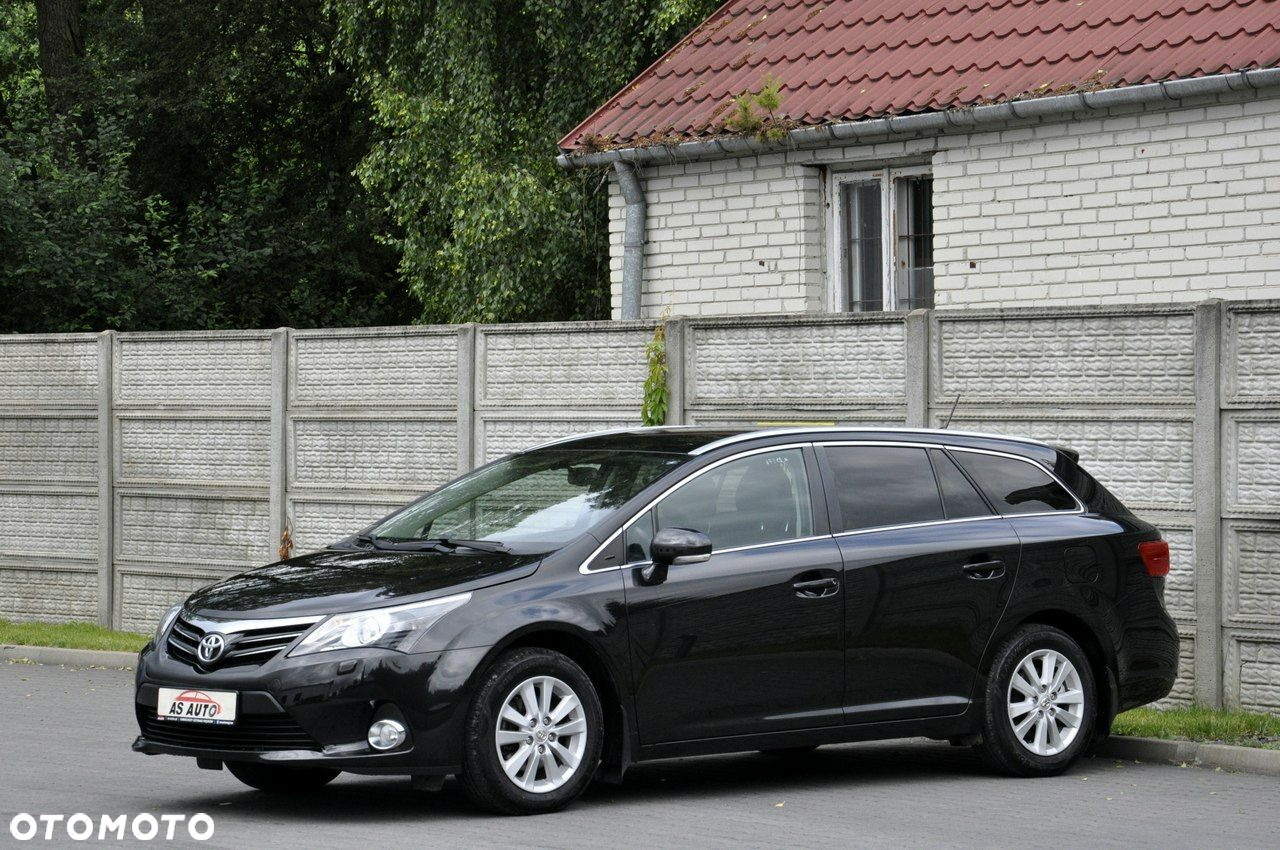 Toyota Avensis 1.8 Sol - 23