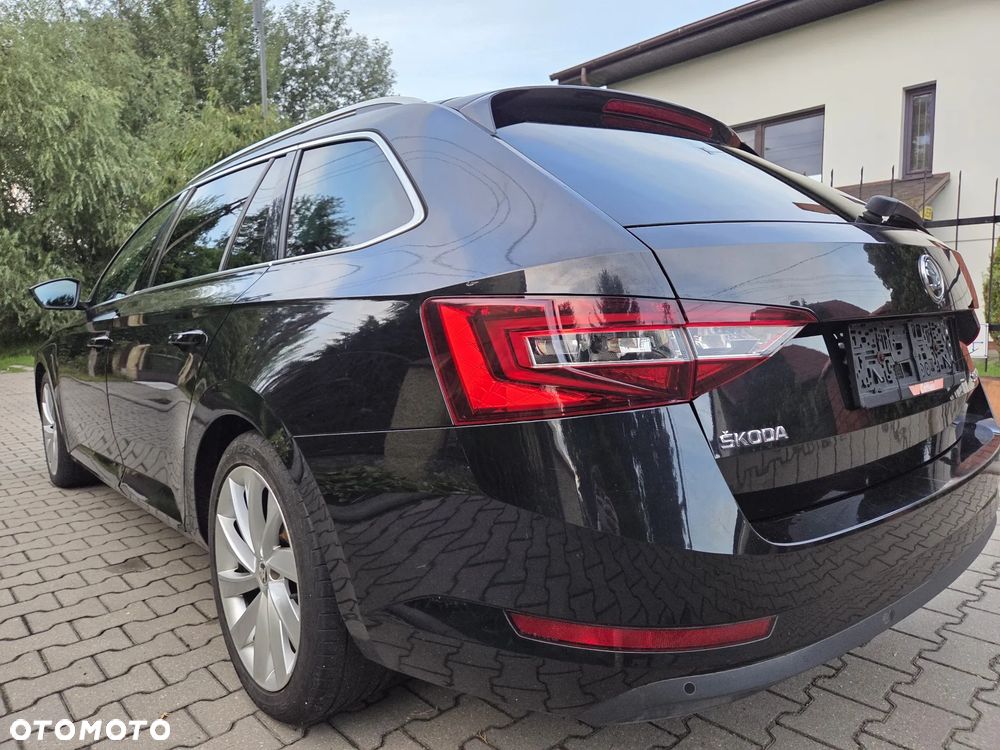 Skoda Superb 2.0 TDI DSG Active - 17