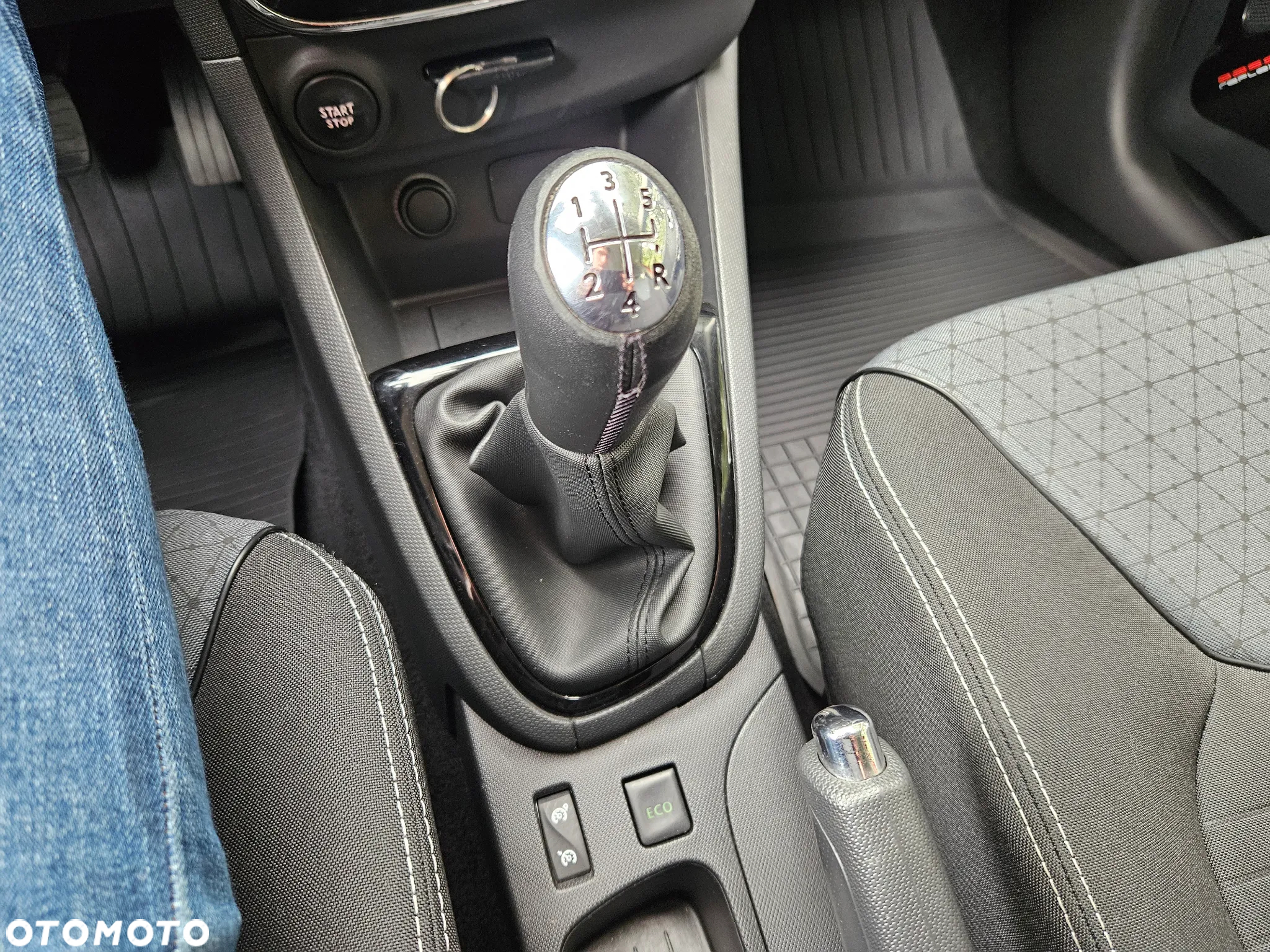 Renault Clio - 30