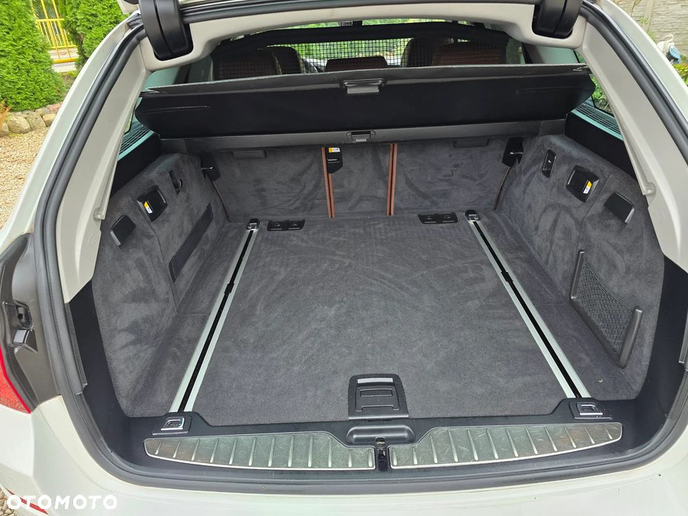BMW Seria 5 525d Sport-Aut Luxury Line - 15
