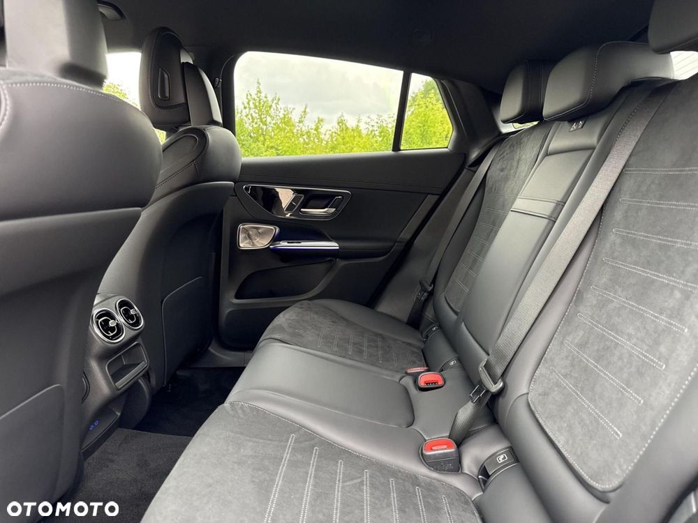 Mercedes-Benz GLC - 12