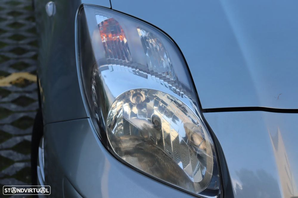 Toyota Yaris 1.3 VVT-i Sol High Pack VSC+TRC - 32