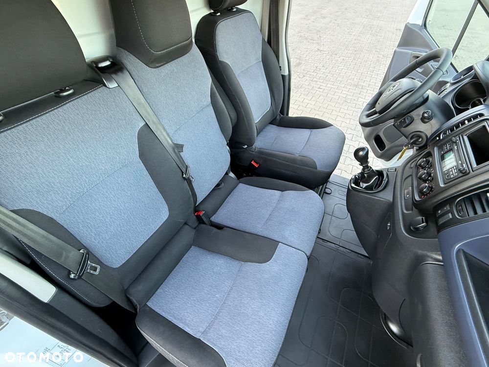 Opel Vivaro - 22