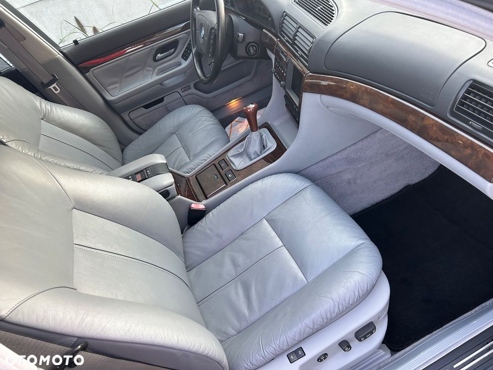 BMW Seria 7 728i - 18