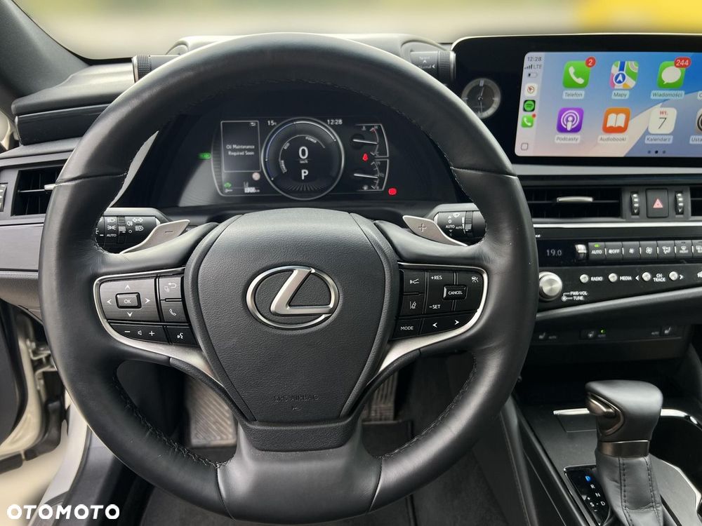 Lexus ES 300h Business Edition - 19