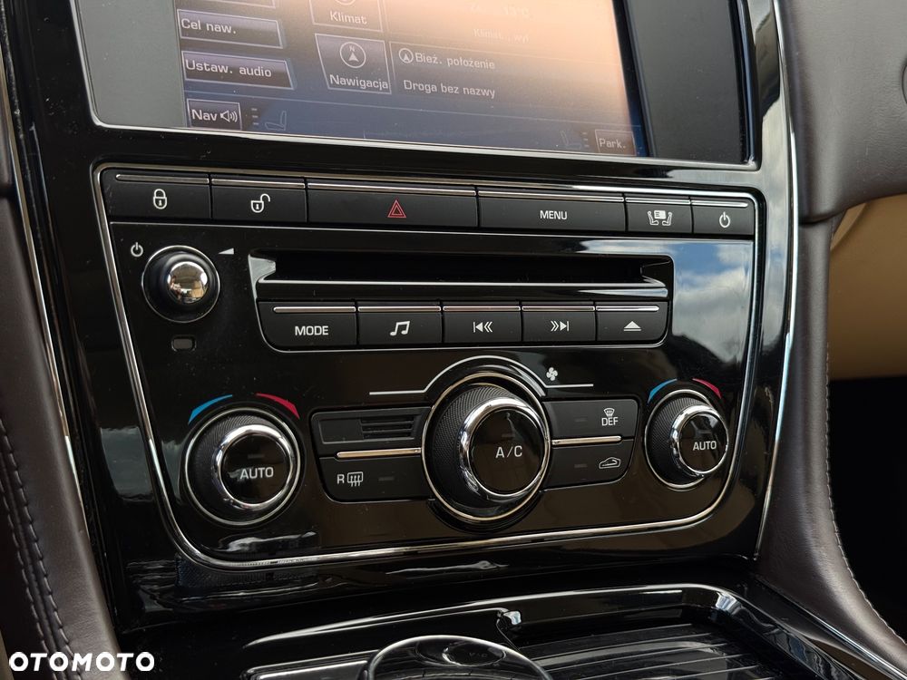 Jaguar XJ 5.0 V8 Premium Luxury - 24