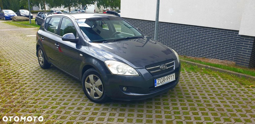 Kia Ceed - 1