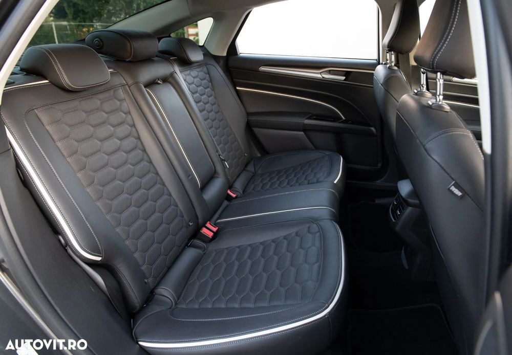 Ford Mondeo 2.0 HEV Vignale - 38