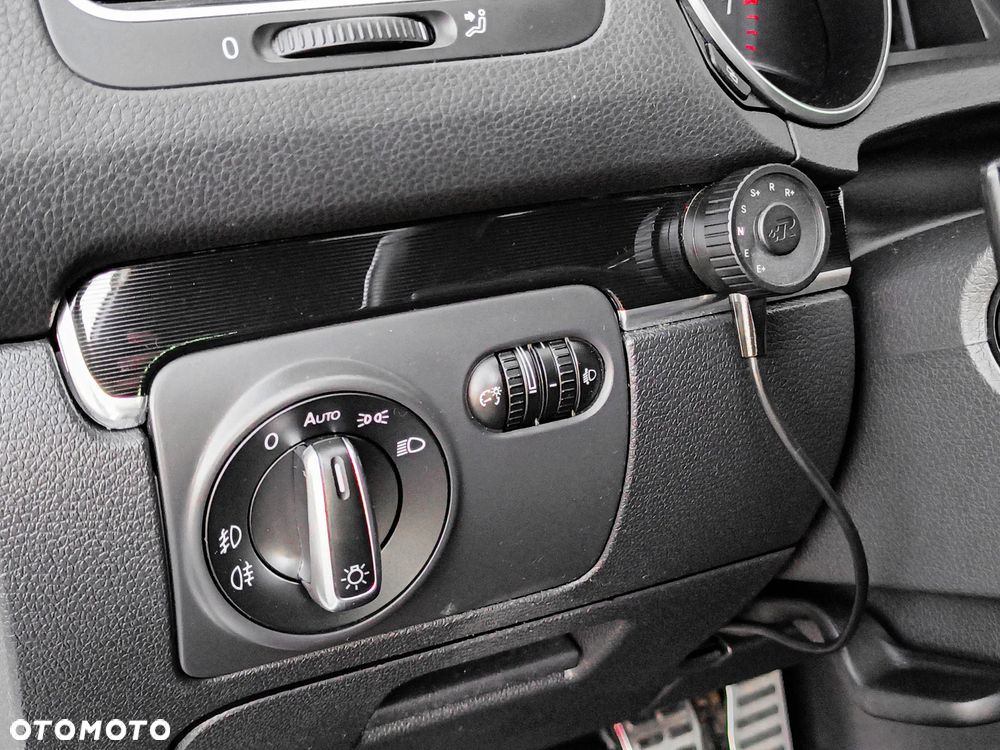 Volkswagen Golf VI 2.0 TSI GTI - 27