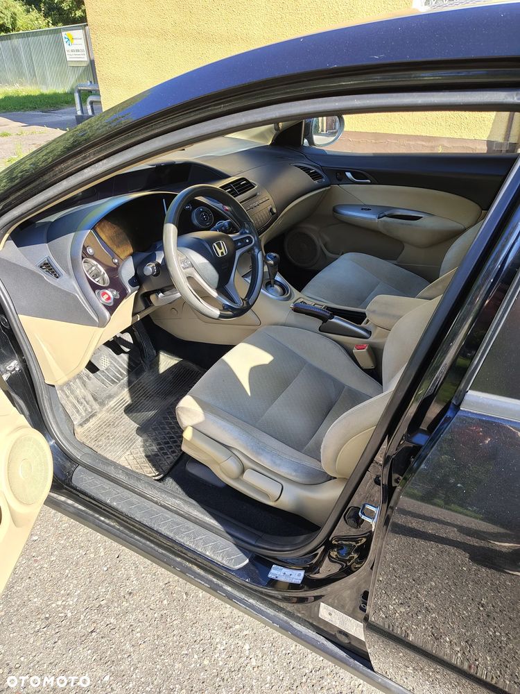 Honda Civic 1.8 Comfort - 8