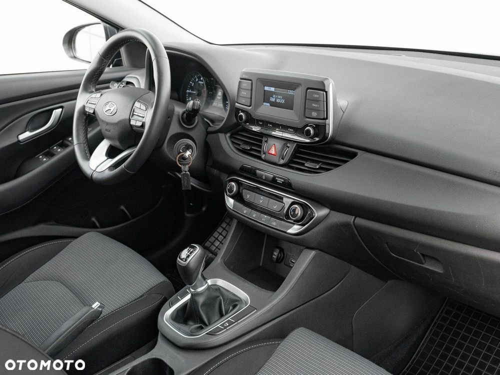 Hyundai i30 1.5 DPI Classic + - 27