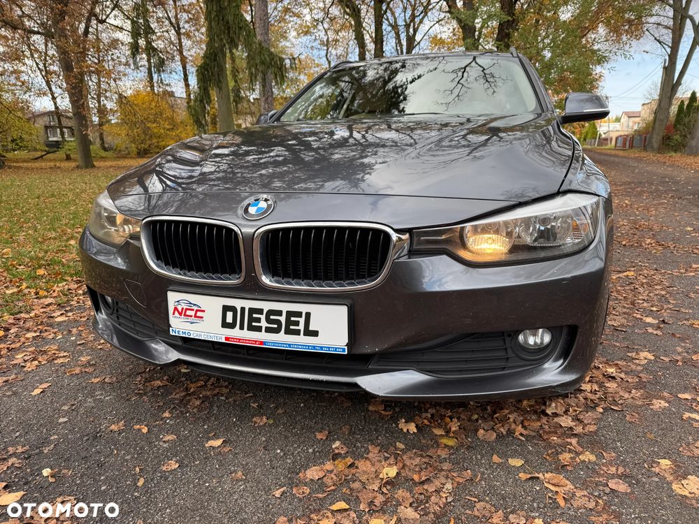 BMW Seria 3 318d DPF Touring Edition Exclusive - 3