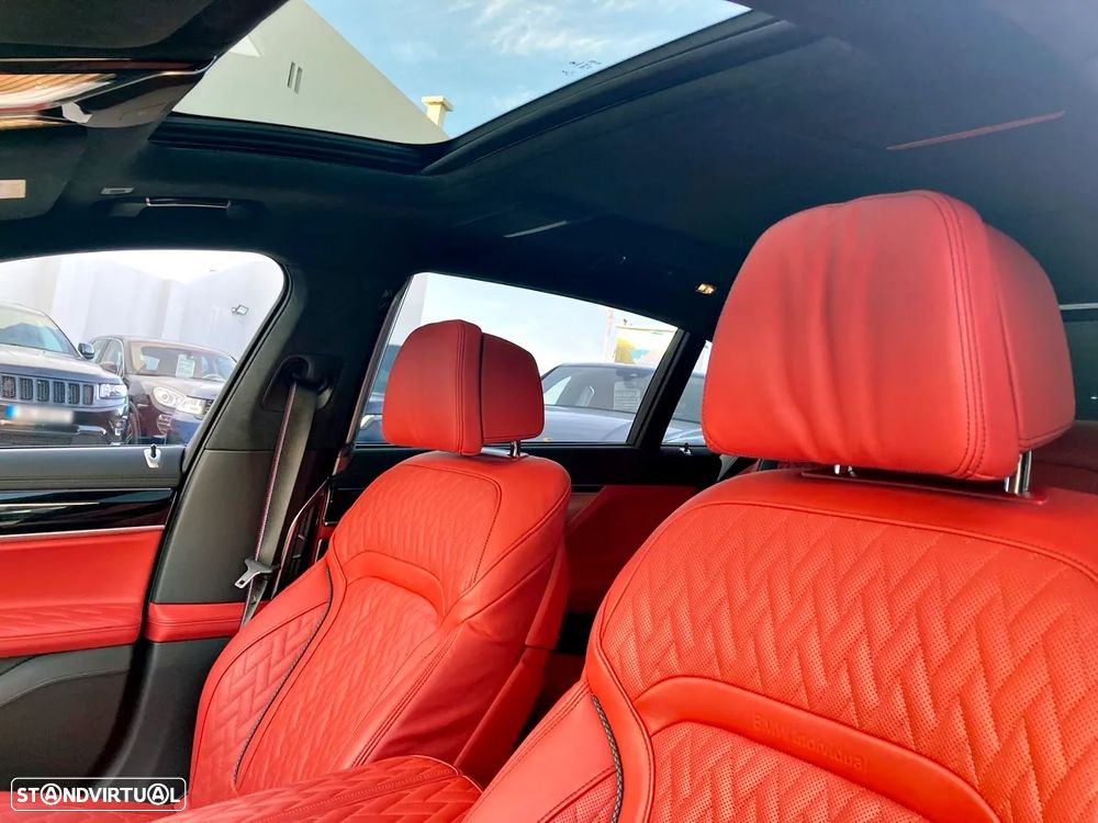 BMW 750 Li xDrive Pack M - 26