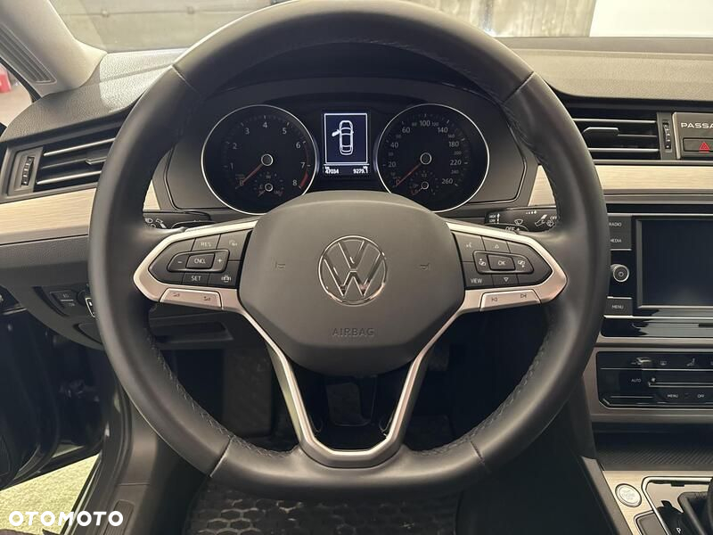 Volkswagen Passat - 13