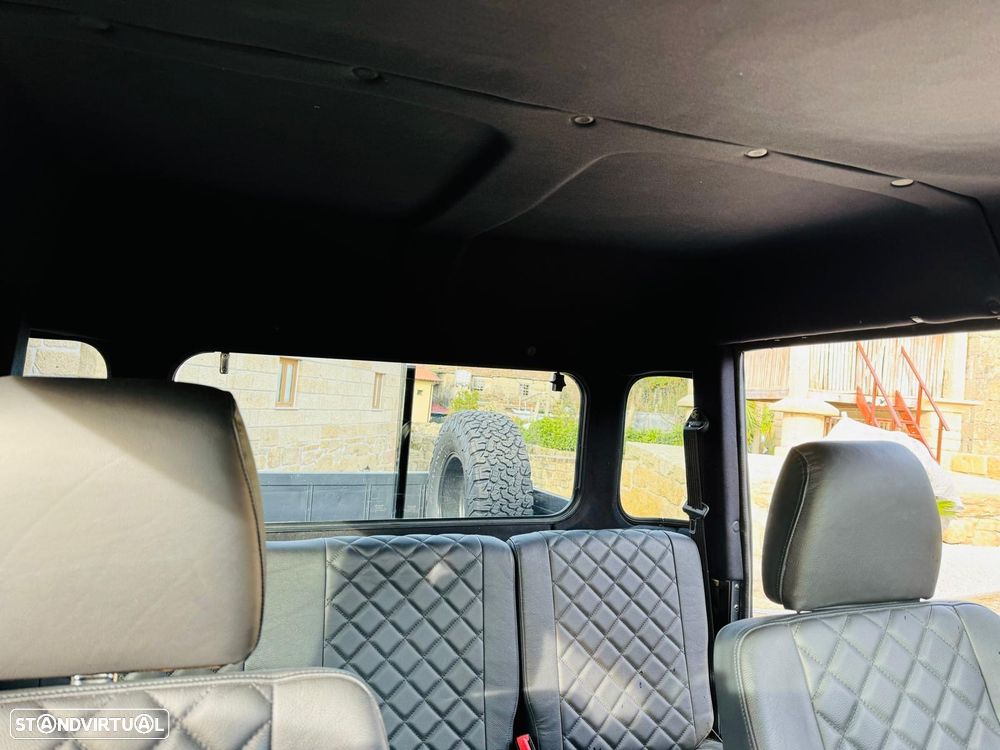 Land Rover Defender - 19