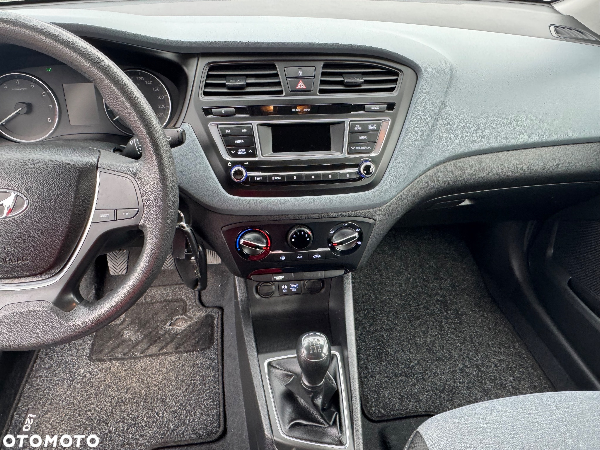 Hyundai i20 blue 1.2 Classic - 15