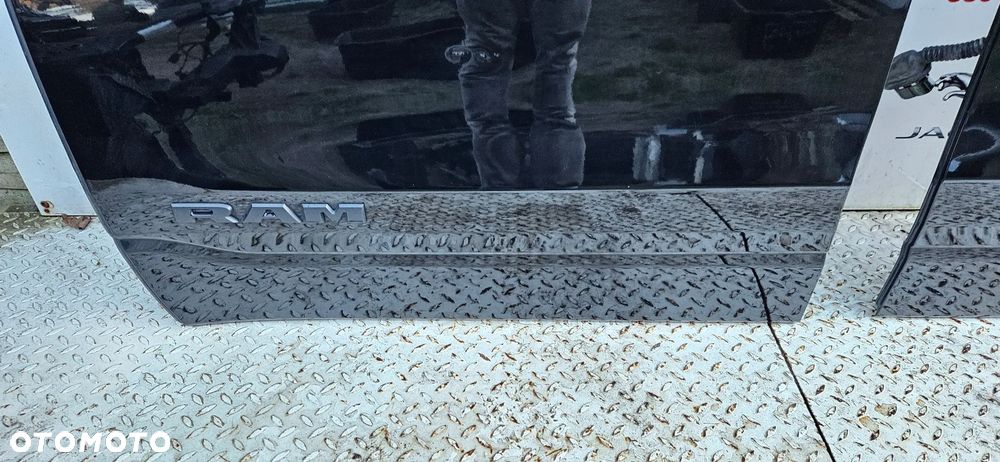 RAM 1500 V 5  2019- Big Horn KRÓTKI QUAD CAB 1,5 Drzwi przód lewy Drzwi przednie lewe Drzwi tył lewy Drzwi tylne lewe KOMPLETNE KOLOR PXJ - 7