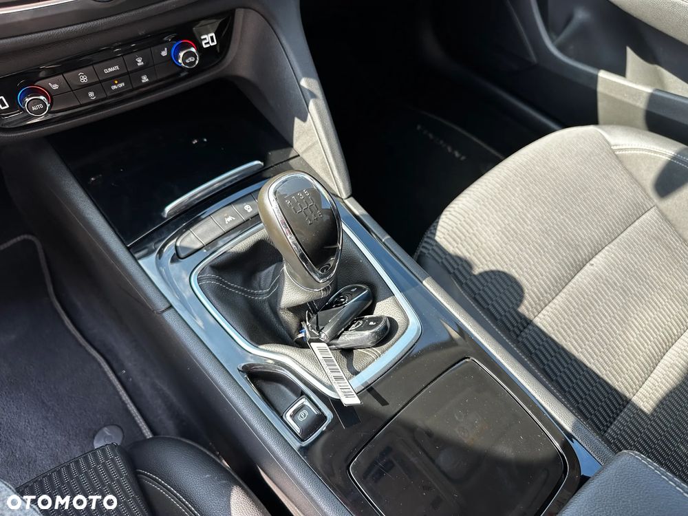 Opel Insignia - 18