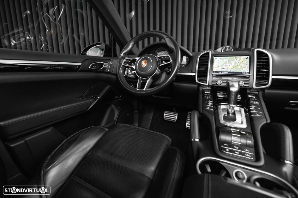 Porsche Cayenne S E-Hybrid - 16