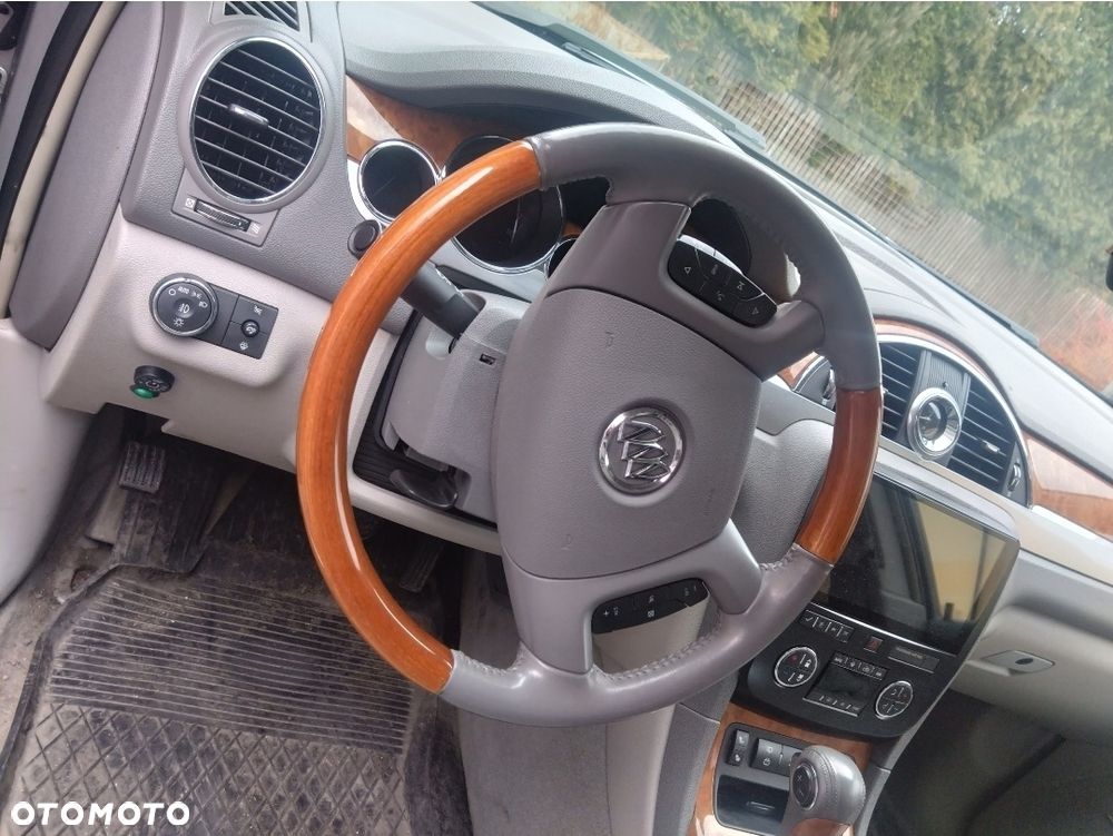 Buick Enclave - 2
