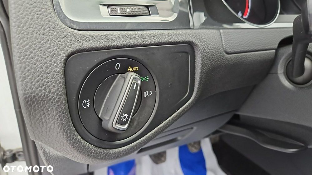 Volkswagen Golf - 17