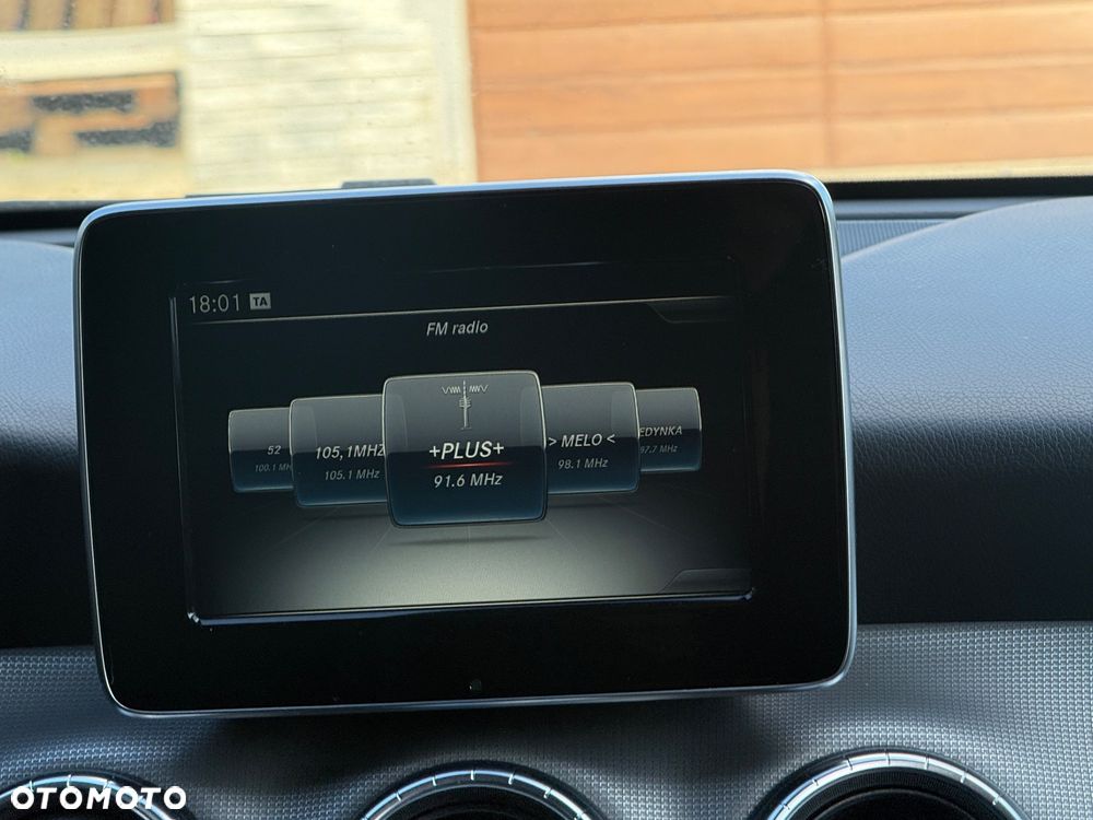 Mercedes-Benz CLA 200 Urban - 10