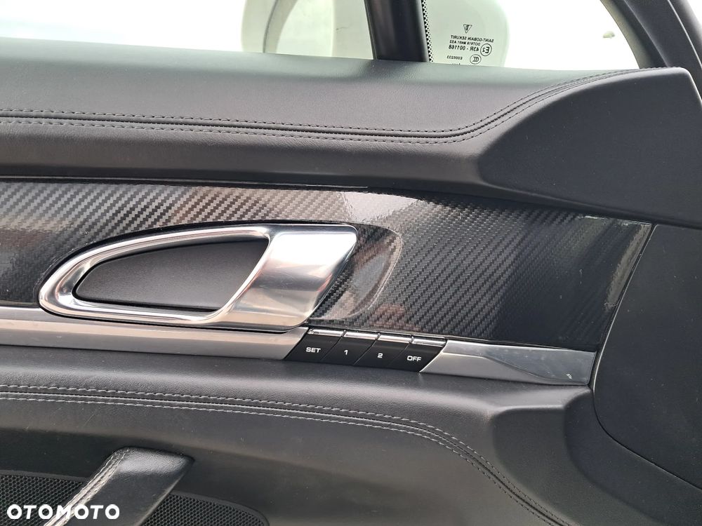 Porsche Panamera 4 PDK - 19