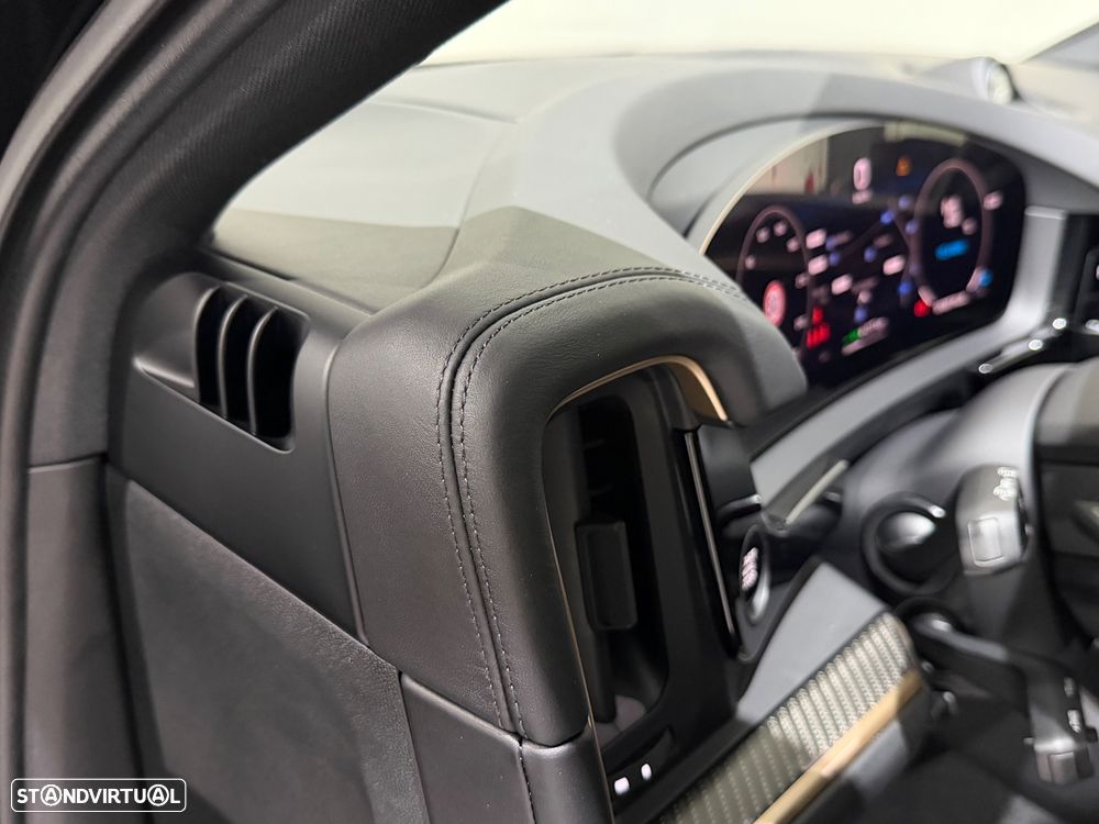Porsche Cayenne Coupé E-Hybrid - 33