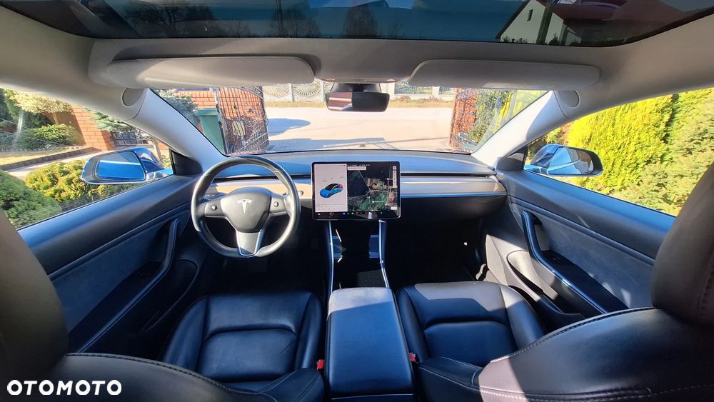 Tesla Model 3 - 24