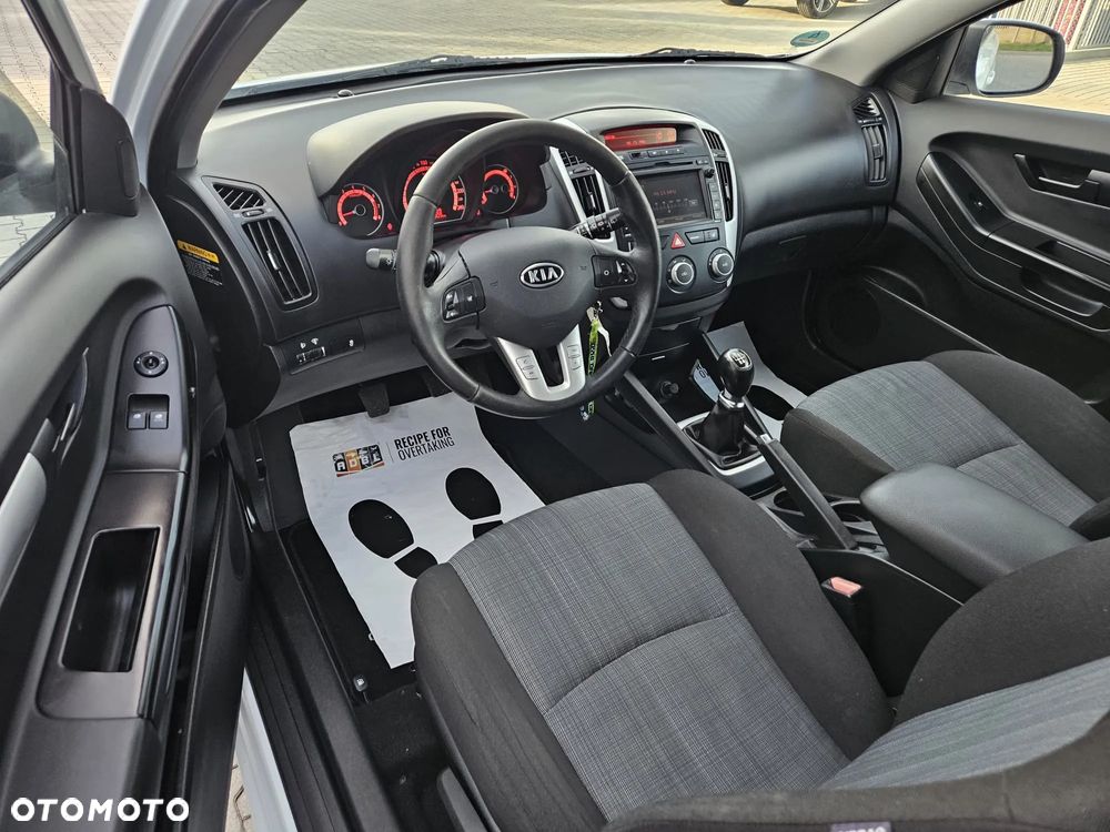 Kia ProCeed 1.4 CVVT Dream-Team Edition - 21