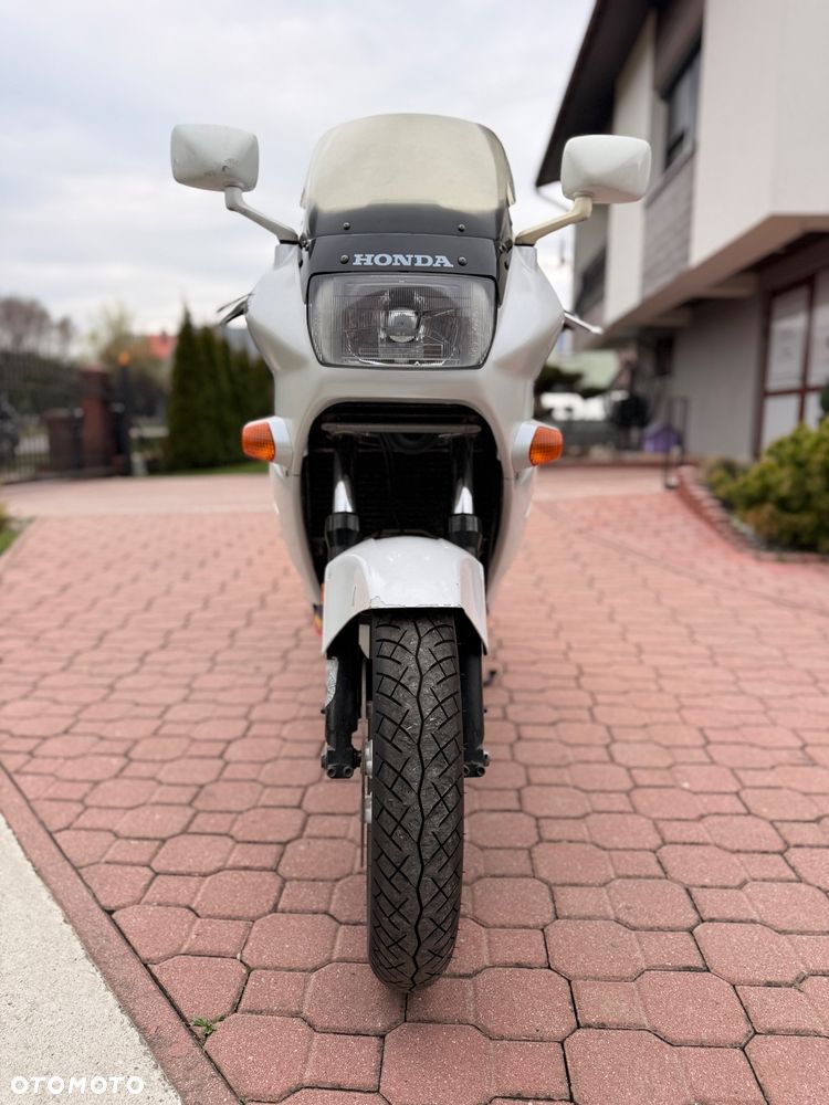 Honda VFR - 9
